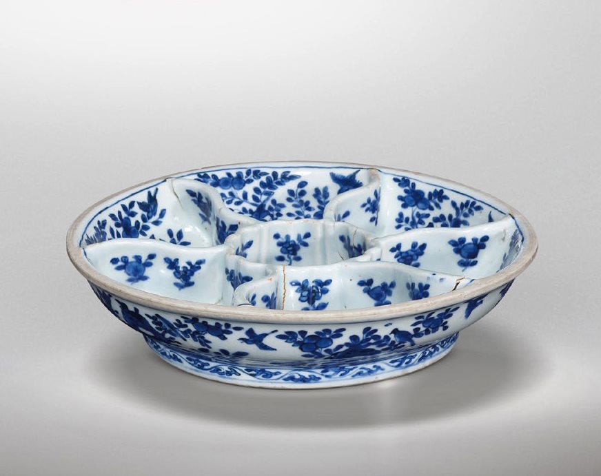 青花花鸟纹格盘