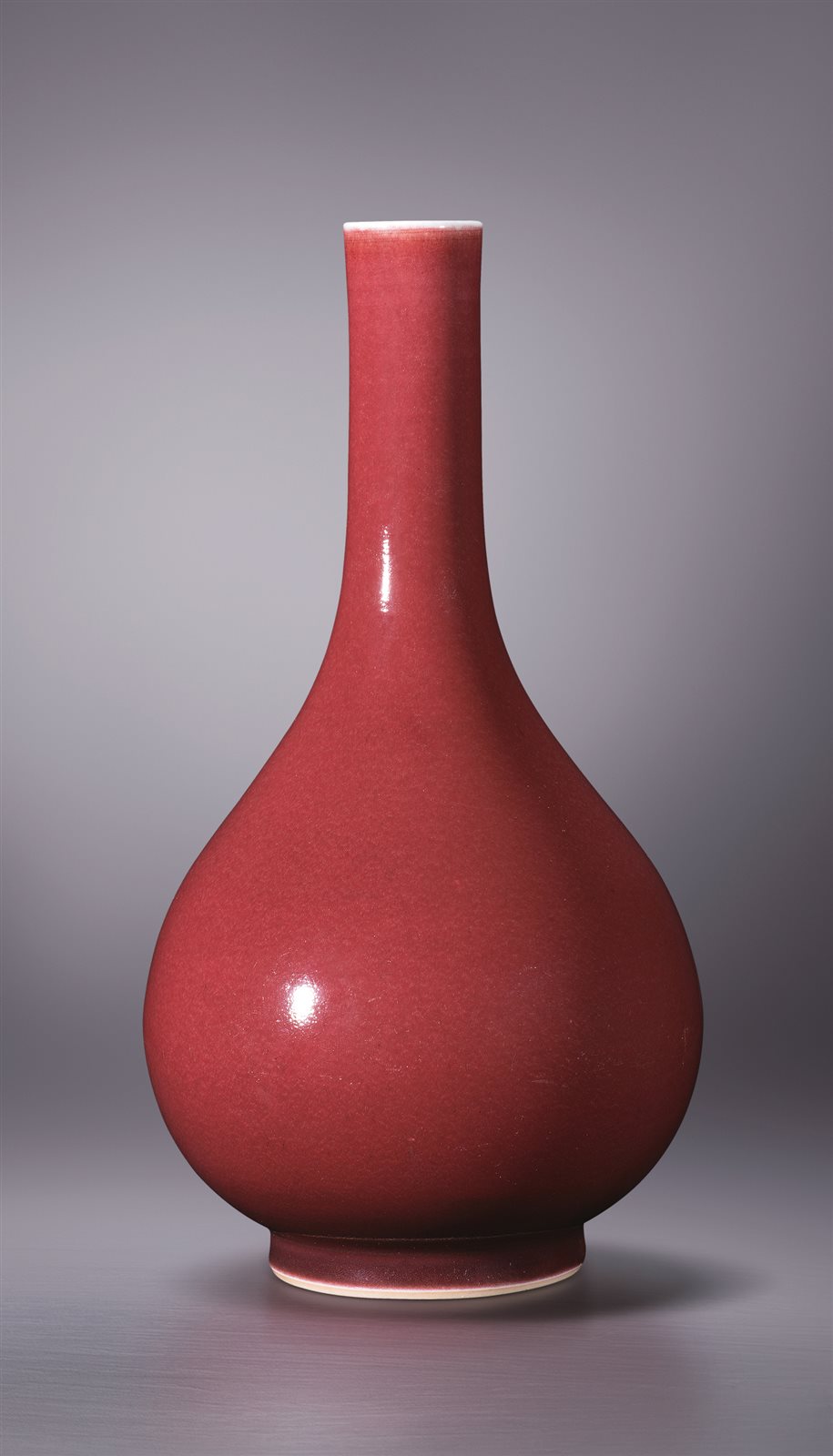 霁红釉胆瓶
