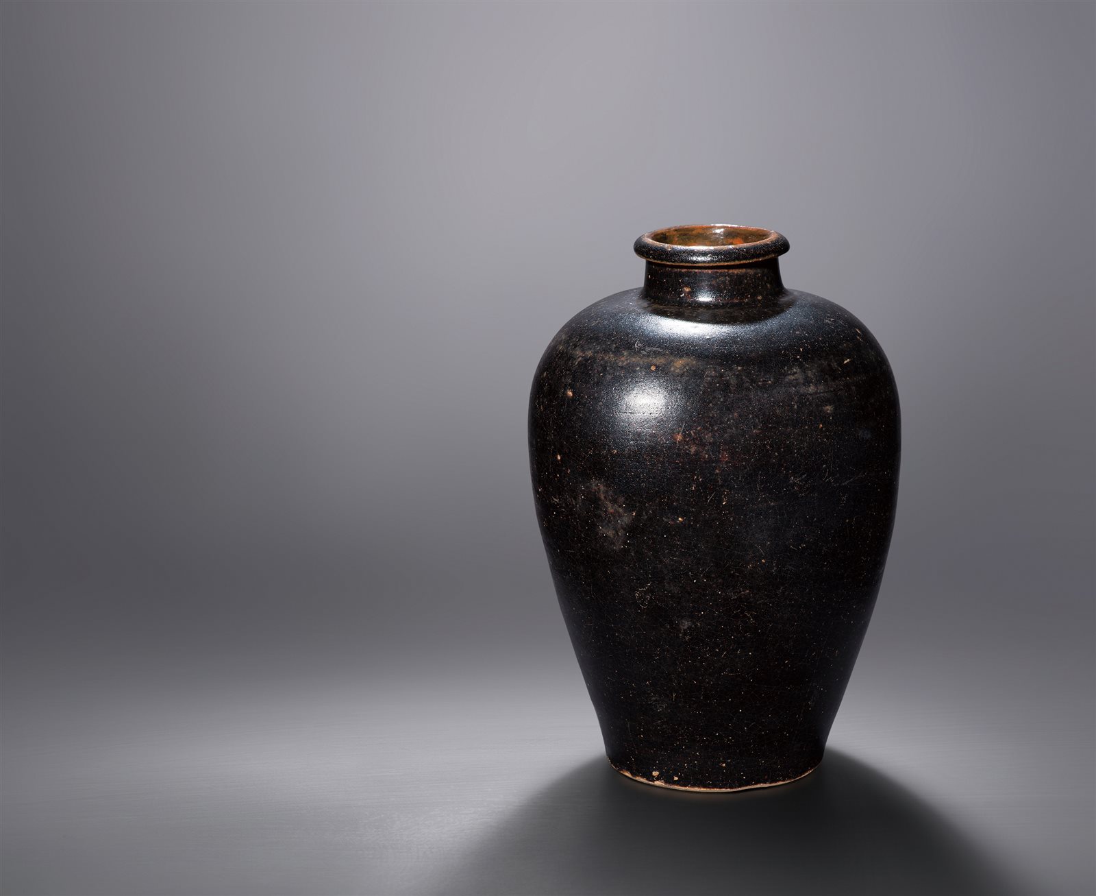  吉州窑黑釉梅瓶