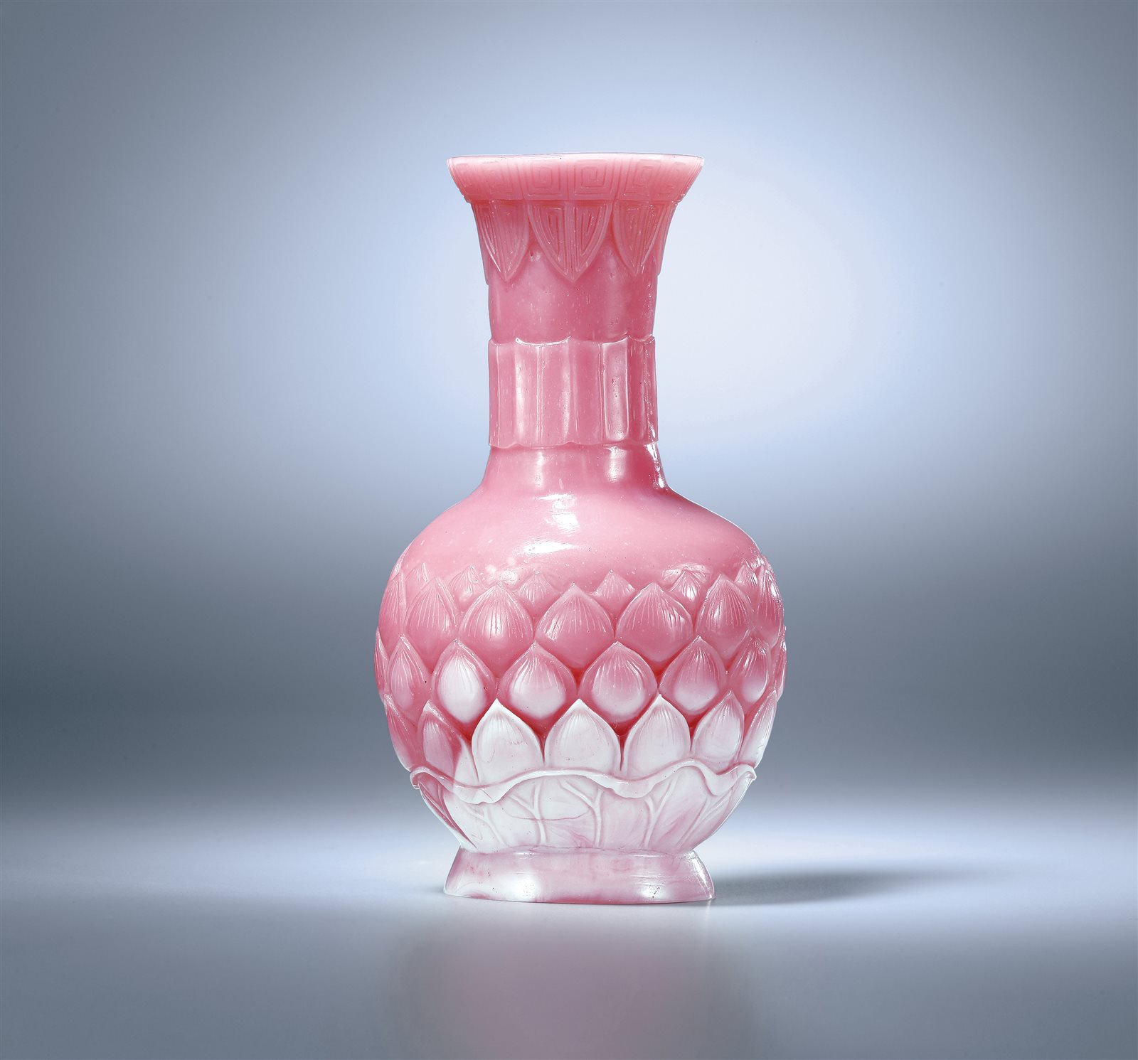 粉红料浮雕莲瓣纹壁瓶(图录号：1259)