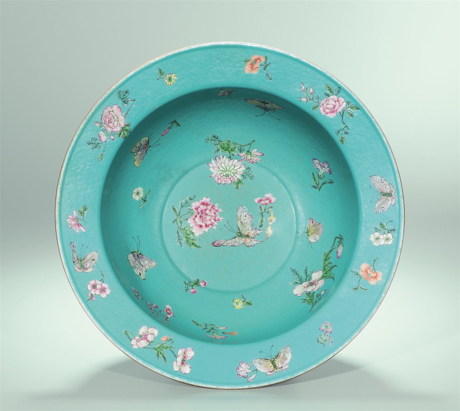 黄地洋彩洋花内五福纹宫碗一对