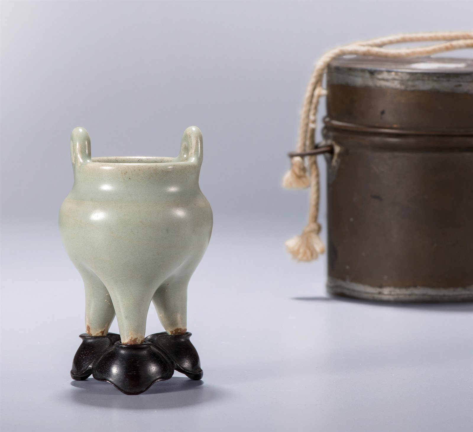 蟹甲青釉荸荠瓶