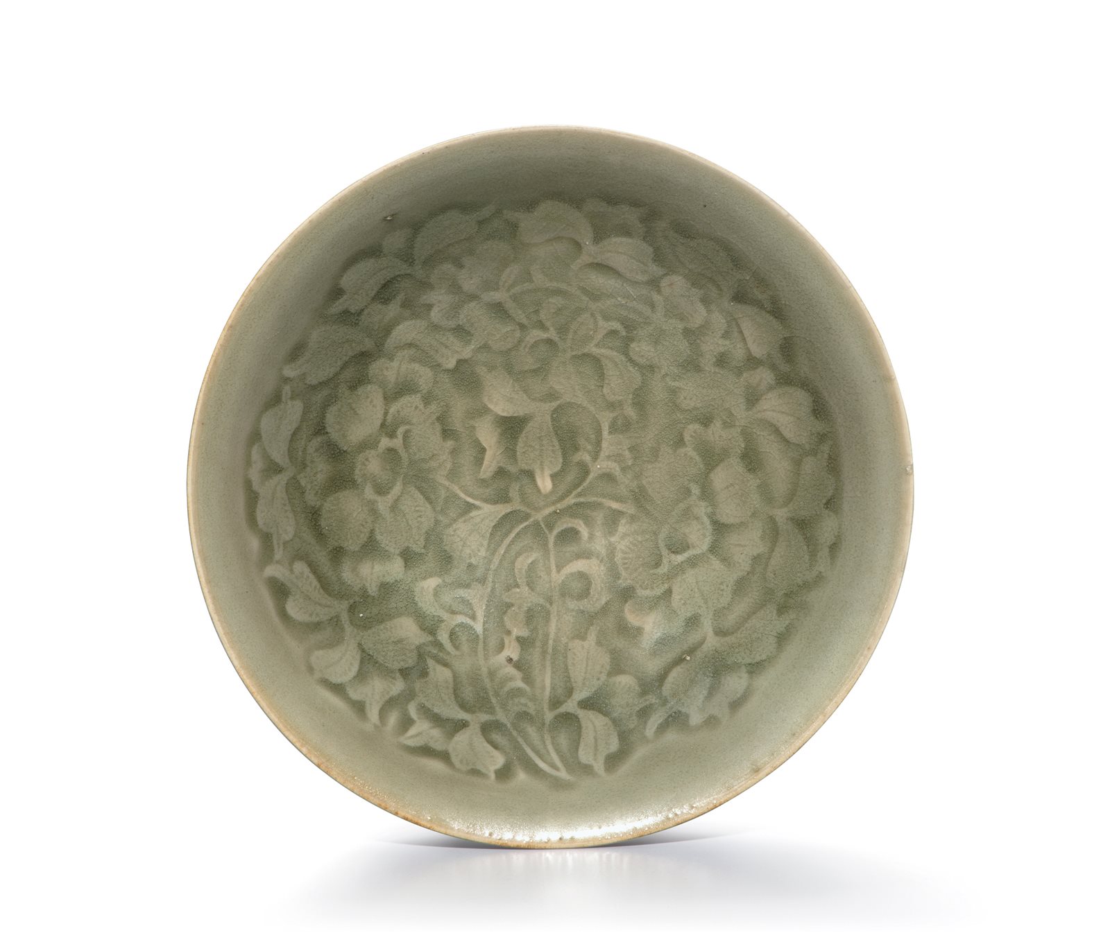 外珊瑚红釉内银釉海棠形杯、杯托一套