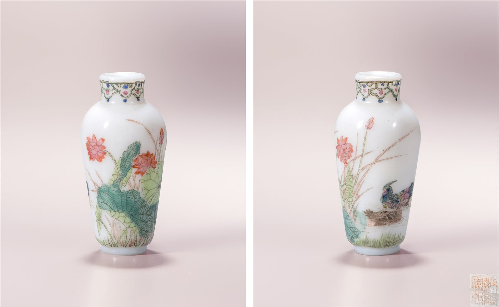 料胎粉彩荷塘鸳鸯图烟壶