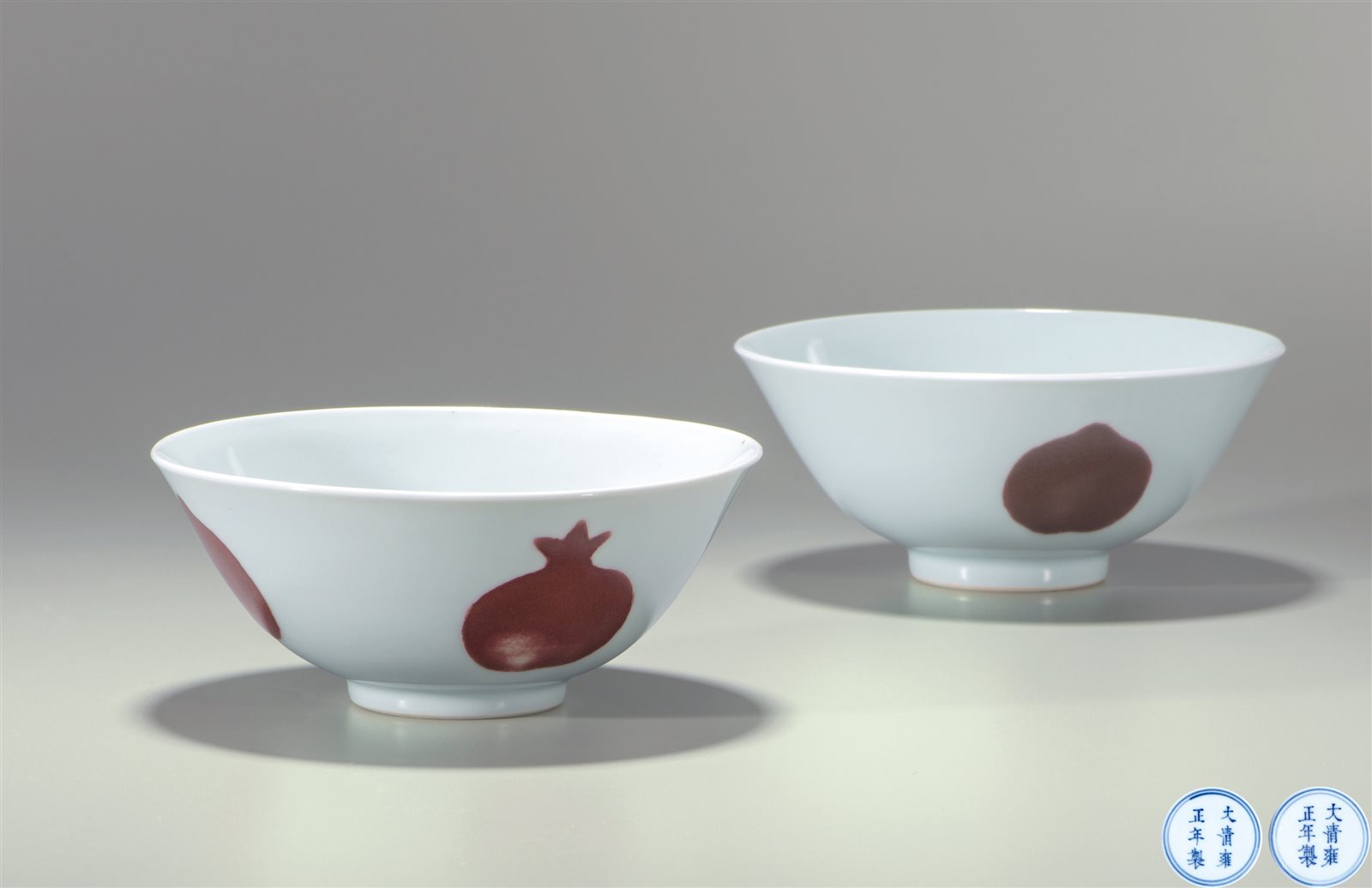 釉里红三果纹福寿碗一对