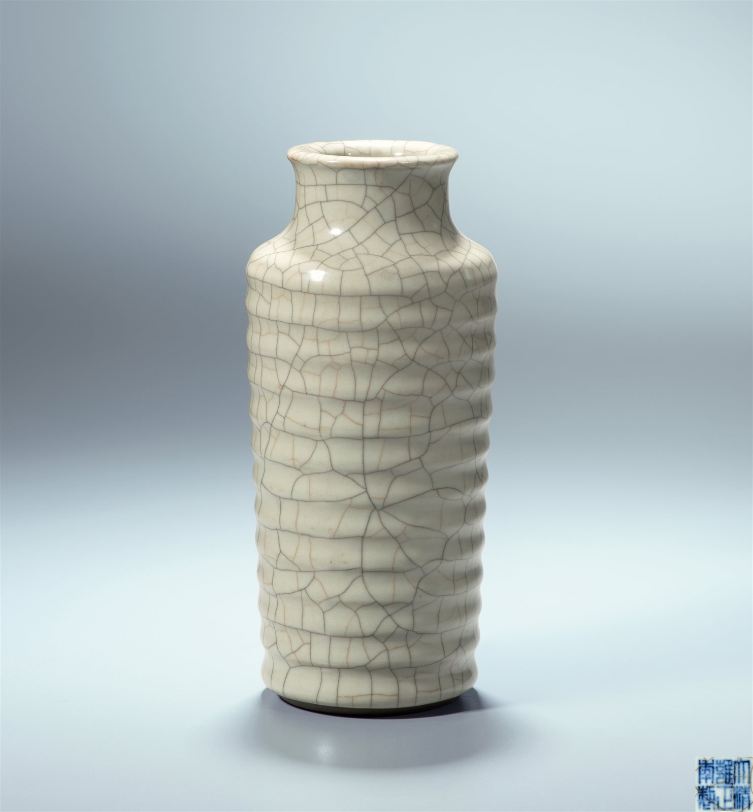 仿哥釉弦纹筒式瓶