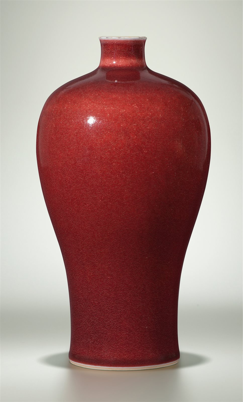 霁红釉梅瓶