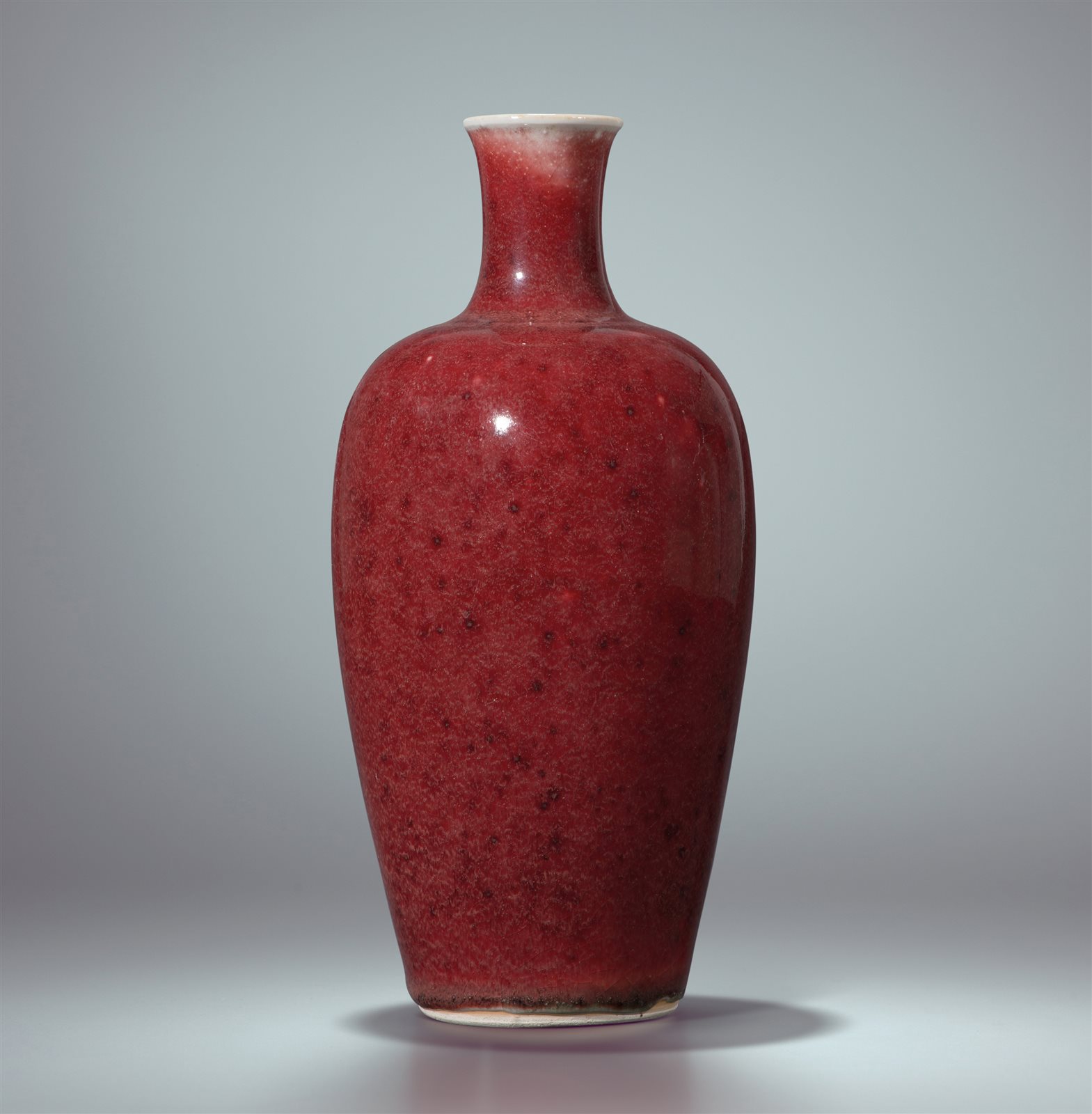 郎窑红釉撇口瓶