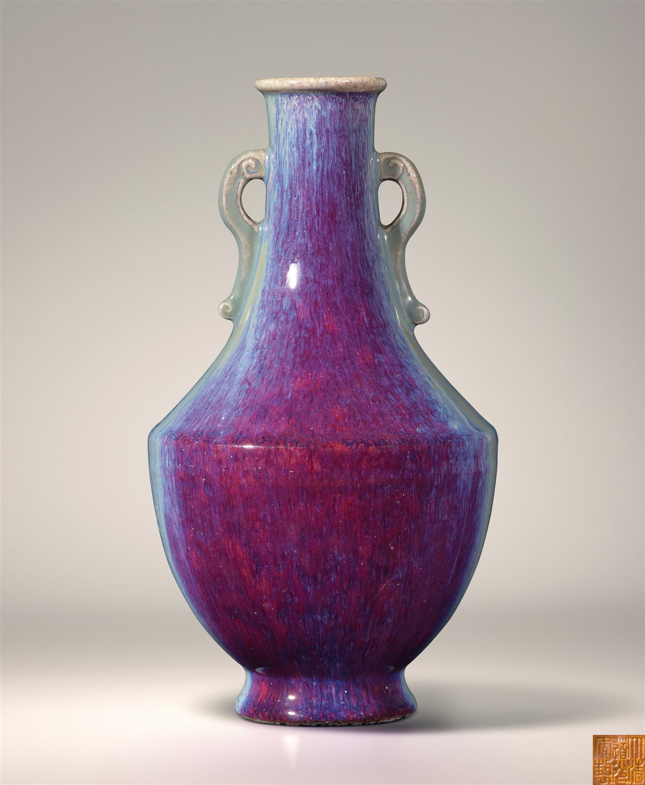 窑变釉云耳瓶