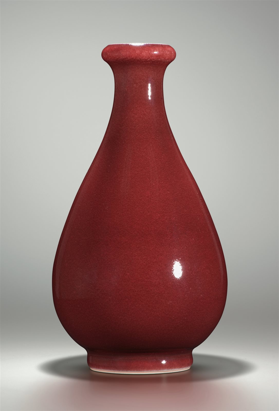 霁红釉蒜头瓶(图录号：985)
