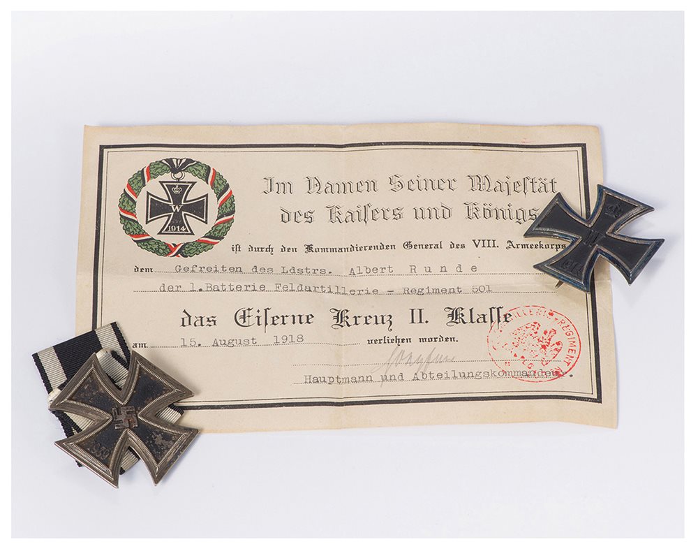 一战和二战时期德国铁十字勋章各一枚