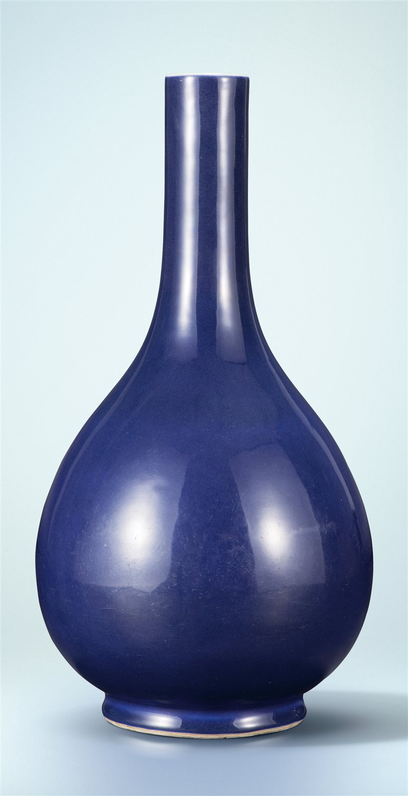 霁蓝釉胆瓶