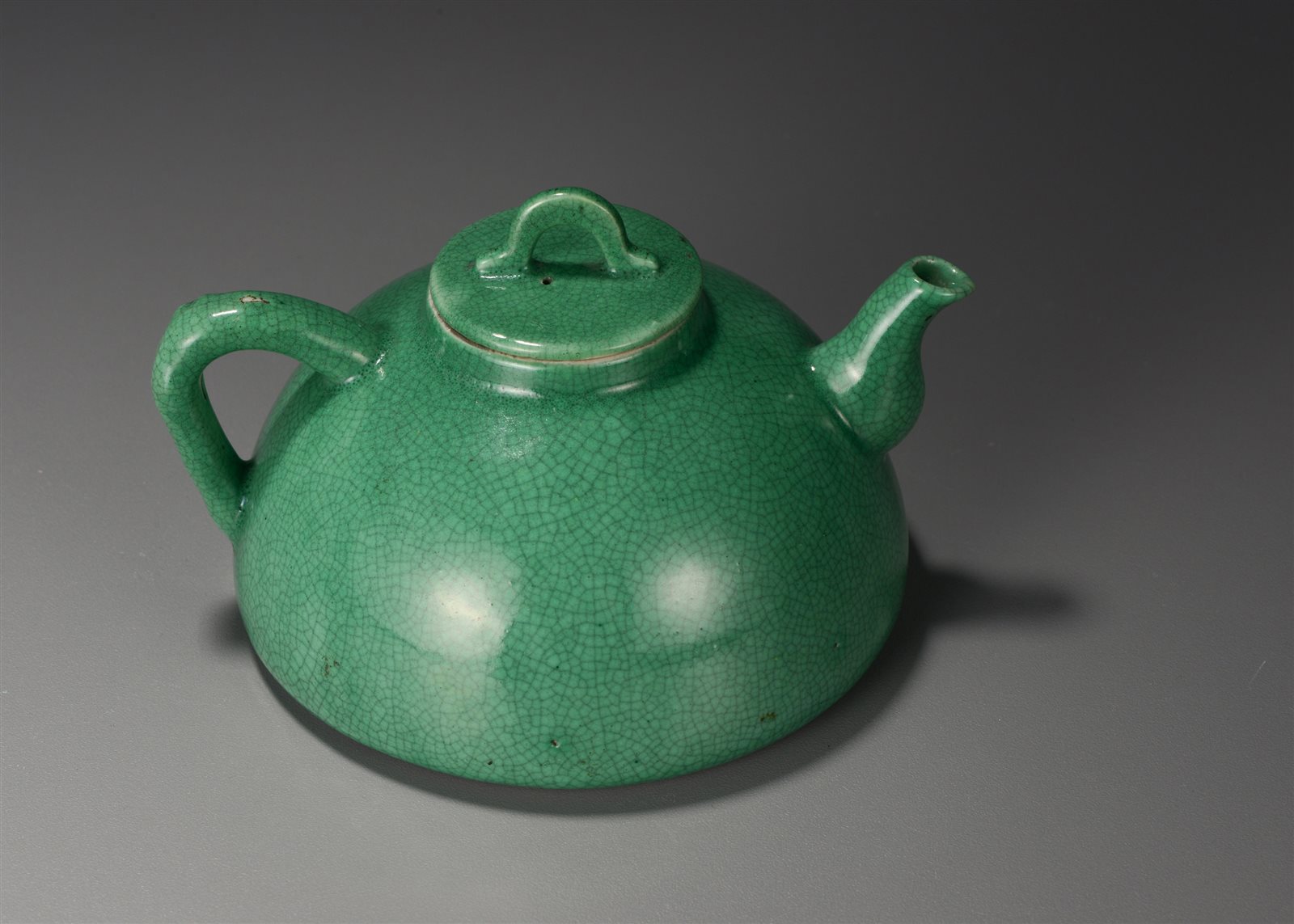 绿哥釉茶壶