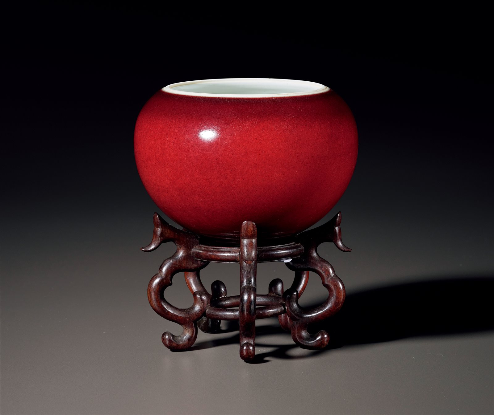 清雍正 霁红釉钵型棋子罐