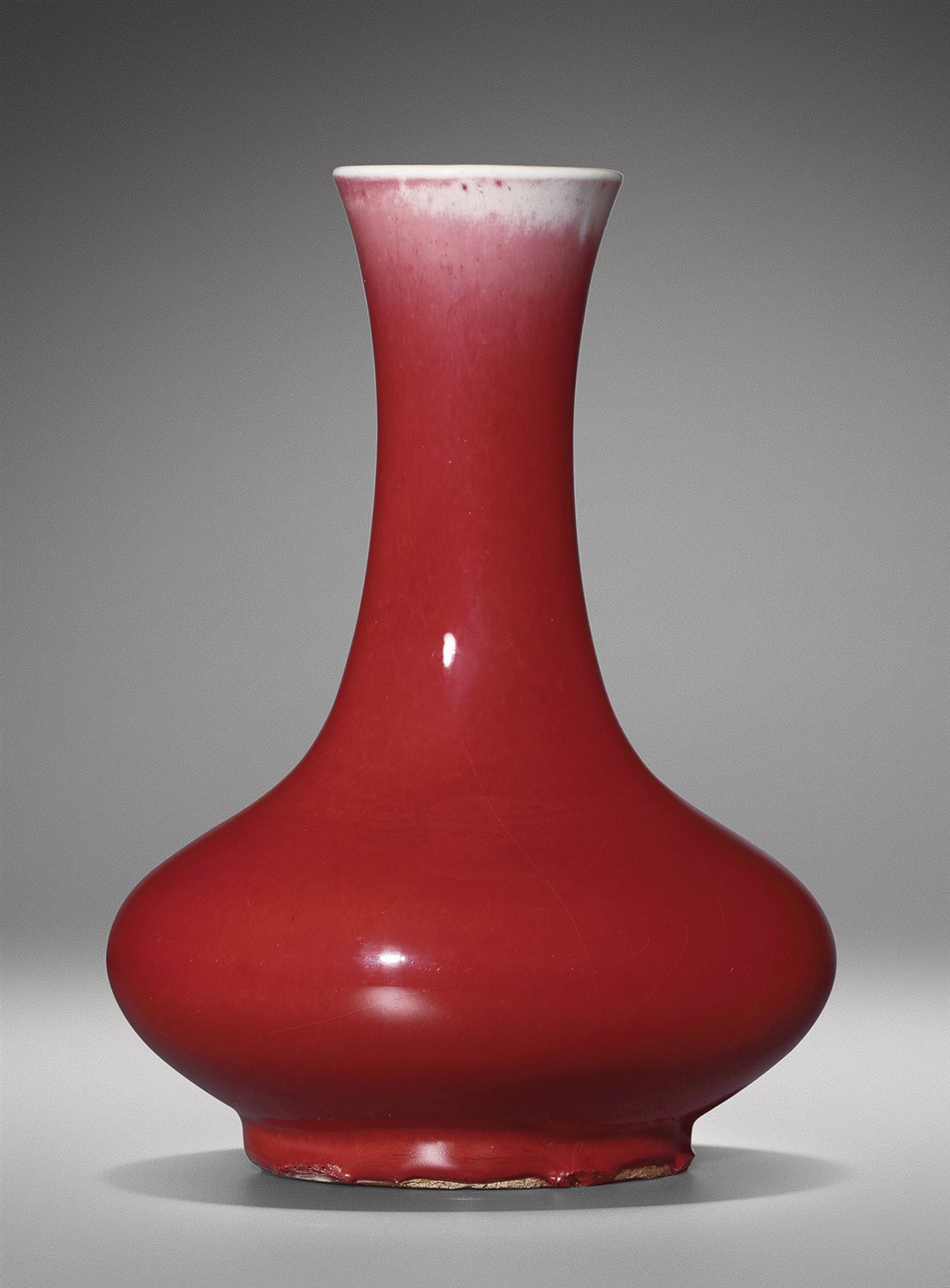 清中期 鲜红釉撇口瓶