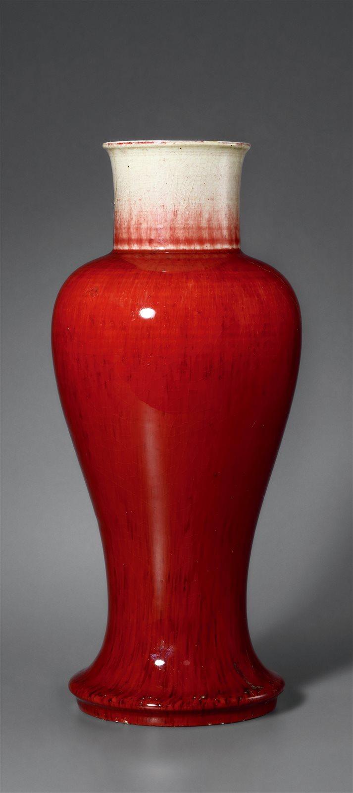 郎窑红釉观音瓶