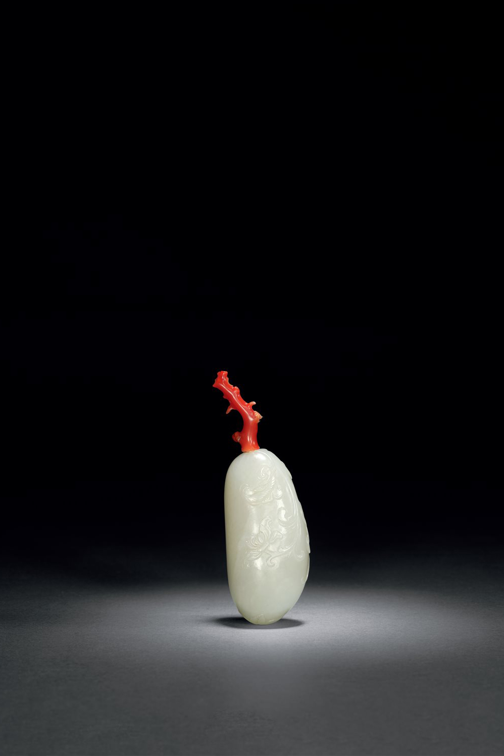 清 白玉宝相花纹鼻烟壶