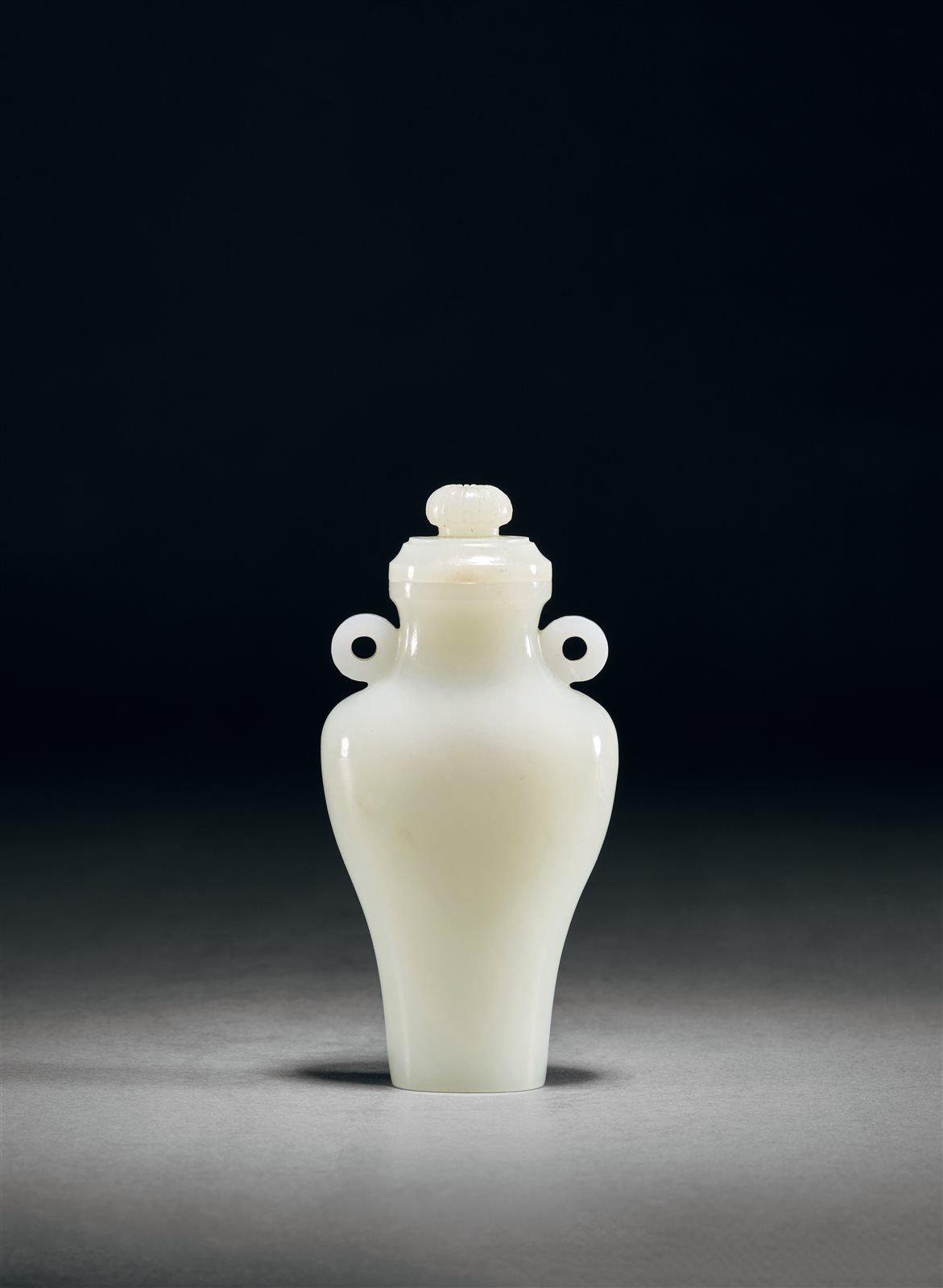 白玉环耳花钮小盖瓶