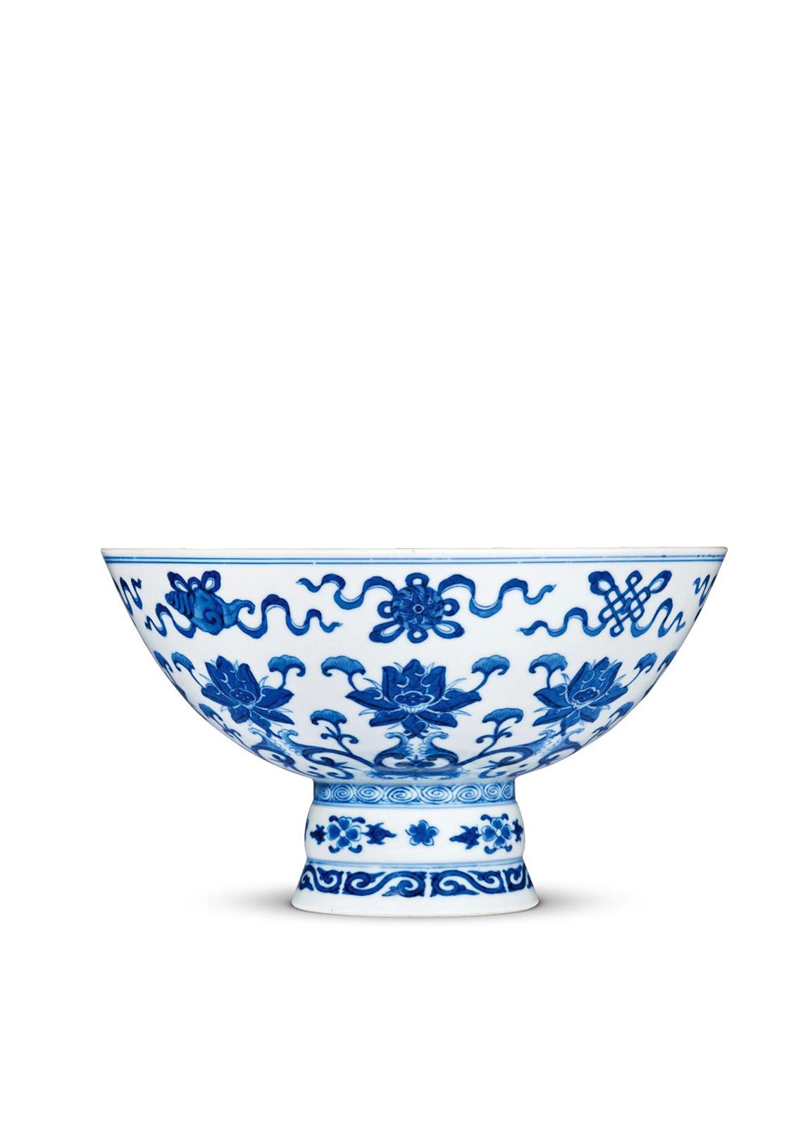 清雍正 青花缠枝莲托八吉祥纹团寿高足碗