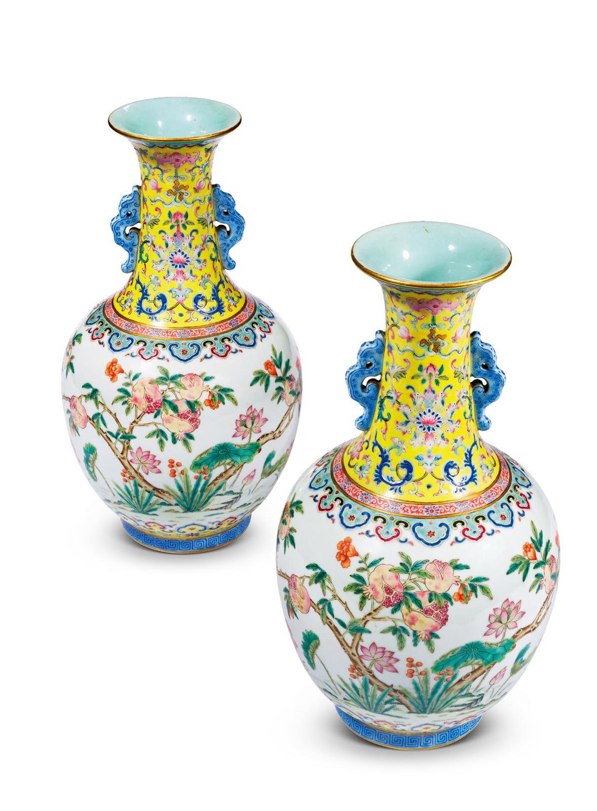 清道光 洋彩花卉榴开万年纹双螭耳瓶一对