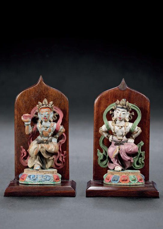 清乾隆 木雕彩绘供养菩萨像一对