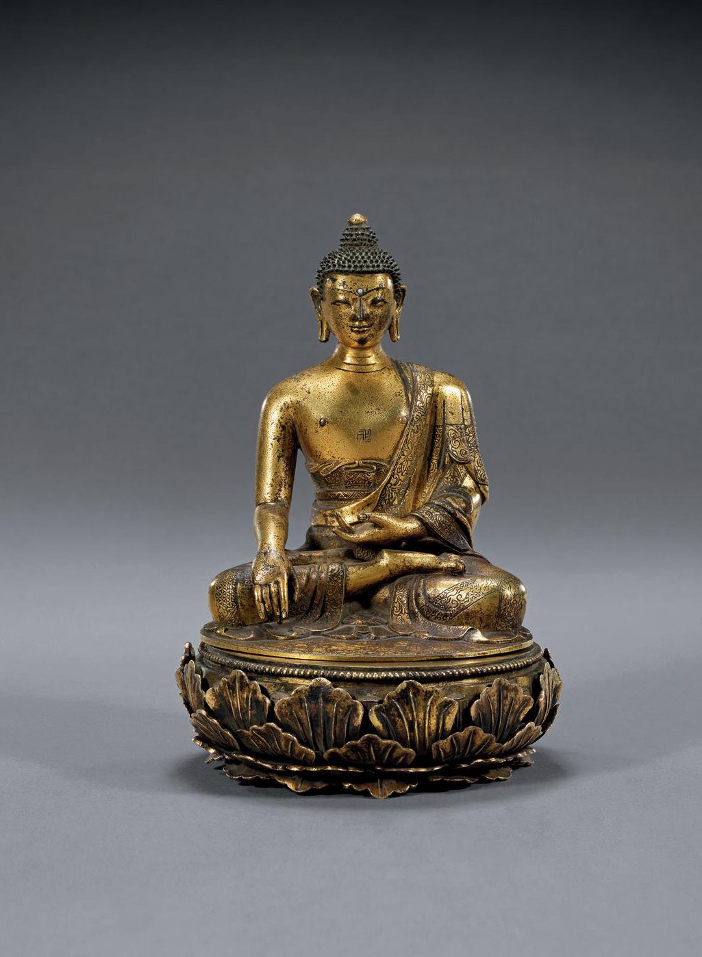 清康熙 铜鎏金嵌珍珠释迦牟尼