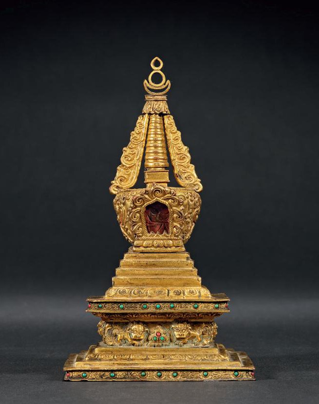 清乾隆 铜鎏金嵌宝石菩提塔