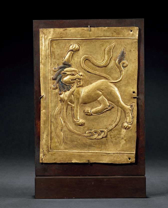十八至十九世纪 铜鎏金戏狮饰板