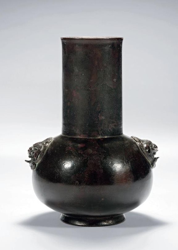 元 铜狮耳直颈瓶